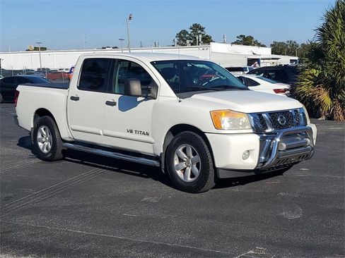 Used 2013 Nissan Titan SV w/ SV Premium Utility Pkg image 32