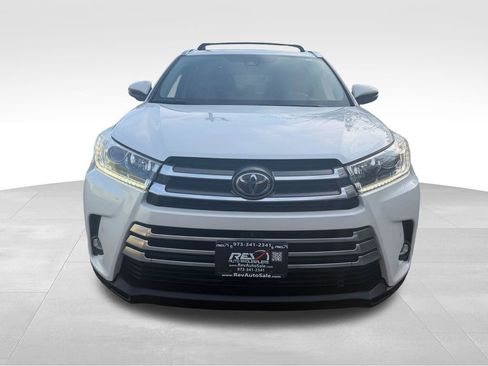 Used 2019 Toyota Highlander Limited Platinum image 11