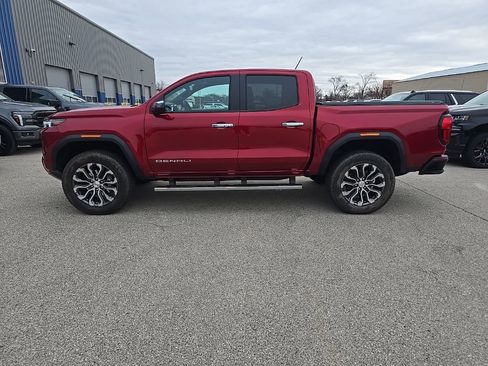 Used 2023 GMC Canyon Denali image 3