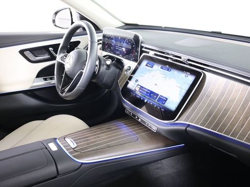 Used 2025 Mercedes-Benz E 450 4MATIC Sedan image 47