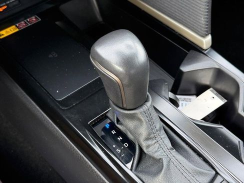 Used 2025 Toyota Camry SE image 25