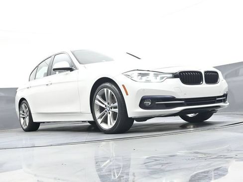 Used 2017 BMW 330i Sedan RWD image 36
