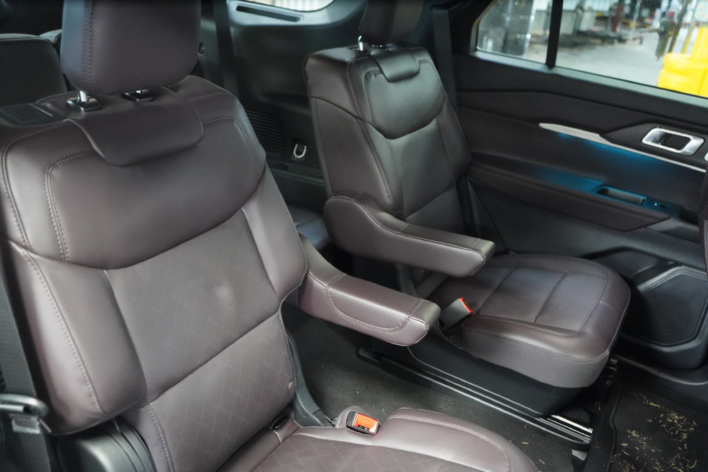 New 2027 Ford Explorer Platinum RWD image 26