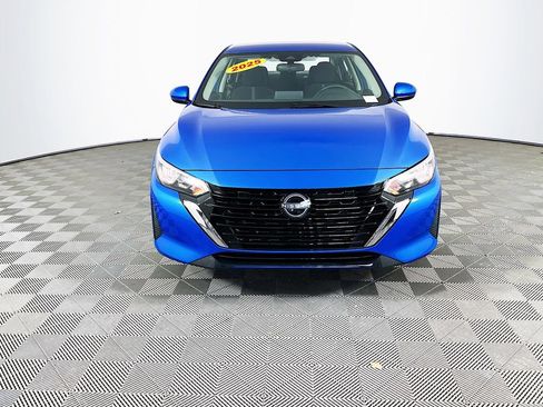 Used 2025 Nissan Sentra SV image 3