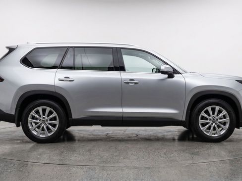 Used 2025 Toyota Grand Highlander FWD image 11