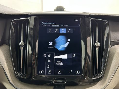 Used 2018 Volvo XC60 T6 Inscription w/ Luxury Seat Package AWD/4WD image 8