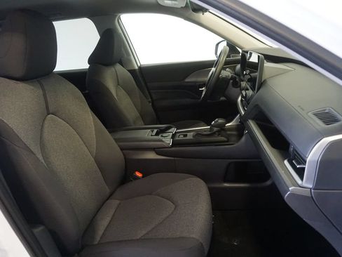 Certified 2025 Toyota Grand Highlander FWD image 24