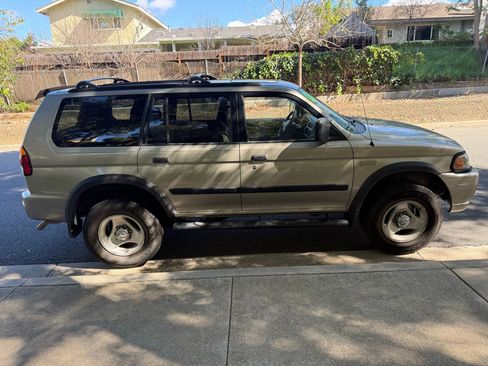 Used 2000 Mitsubishi Montero Sport XLS AWD/4WD image 6