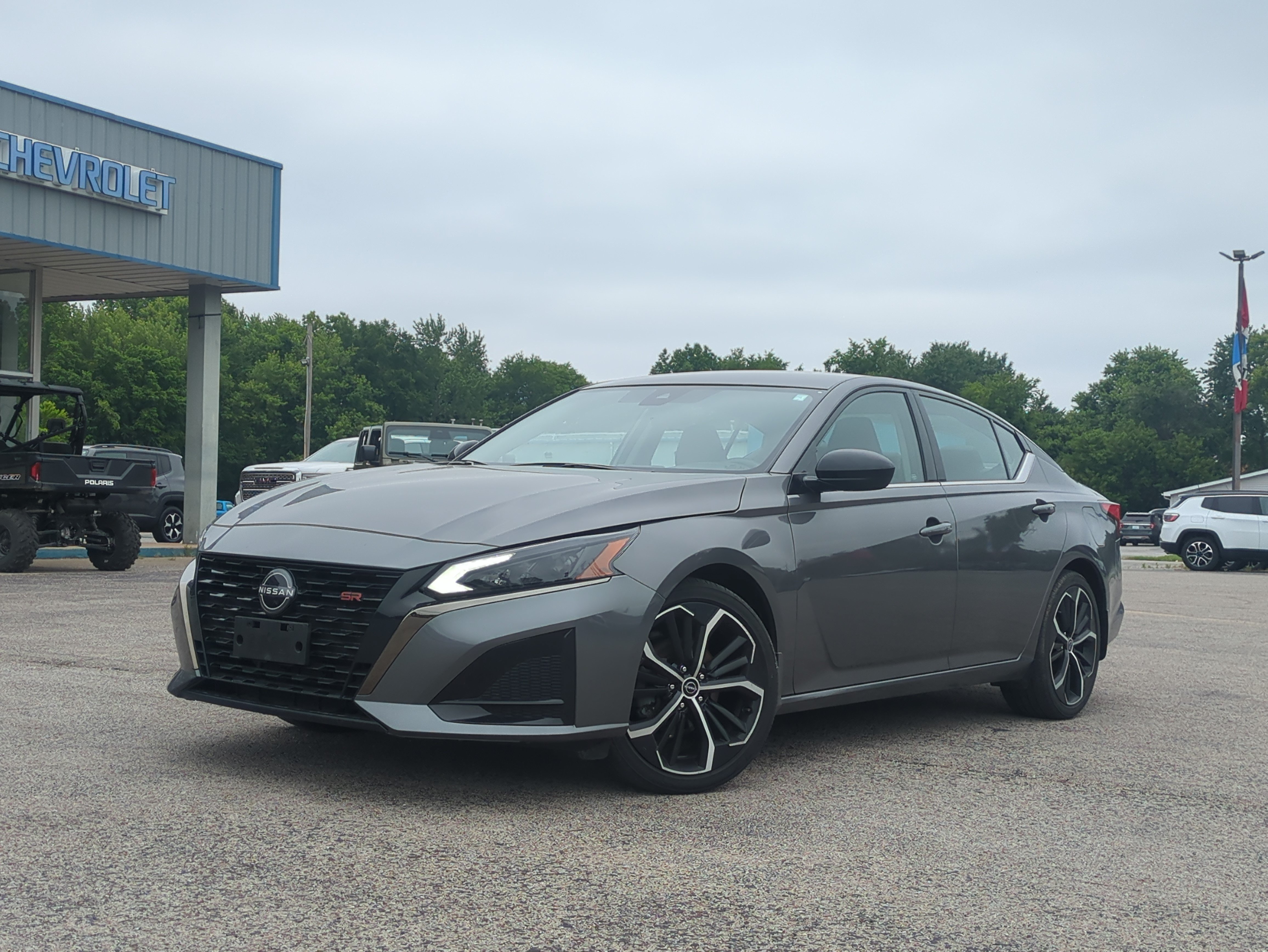 Used 2024 Nissan Altima 2.5 SR FWD image 1