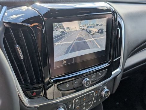 Used 2023 Chevrolet Traverse LT image 27