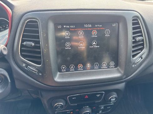 Used 2020 Jeep Compass Trailhawk AWD/4WD image 13