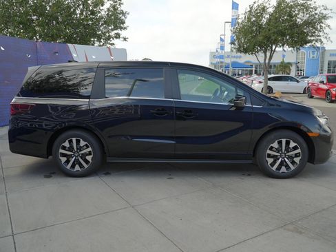 New 2026 Honda Odyssey EX-L image 4