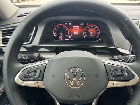 New 2026 Volkswagen Atlas Peak Edition AWD/4WD image 17