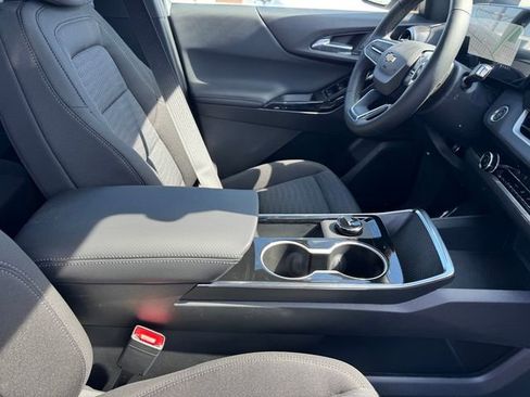 New 2026 Chevrolet Equinox LT image 7