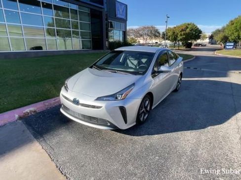 Used 2019 Toyota Prius Limited image 2