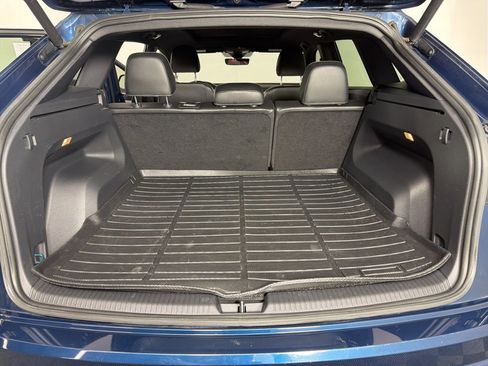 Used 2022 Volkswagen Atlas Cross Sport SEL R-Line image 19