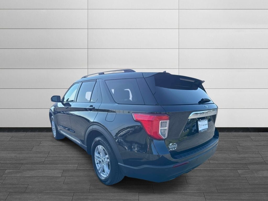 Used 2024 Ford Explorer XLT RWD image 5