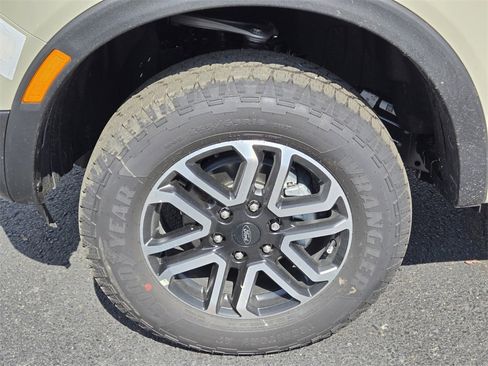 New 2025 Ford Ranger Lariat image 8