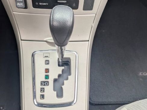 Used 2012 Toyota Corolla LE image 33