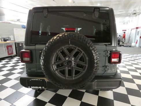 Used 2024 Jeep Wrangler Unlimited Sport image 5