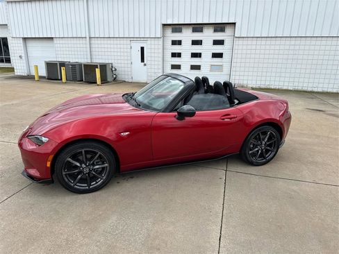 Used 2016 MAZDA MX-5 Miata Club image 24