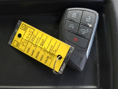 Used 2025 Chevrolet Silverado 1500 LT image 29