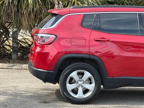 Used 2018 Jeep Compass Latitude FWD image 20
