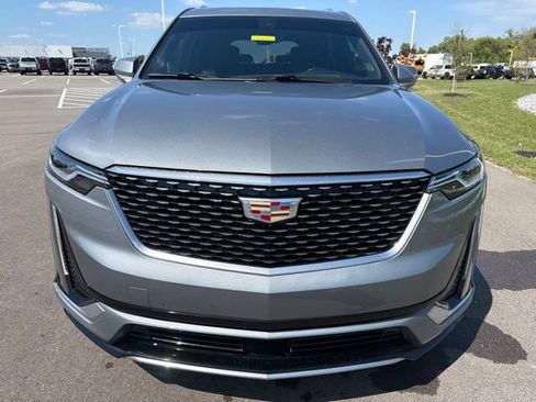 Used 2023 Cadillac XT6 Premium Luxury w/ Technology Package FWD image 3