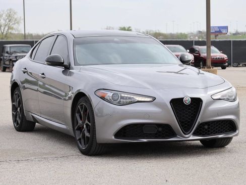 Used 2020 Alfa Romeo Giulia Ti w/ Nero Edizione image 4
