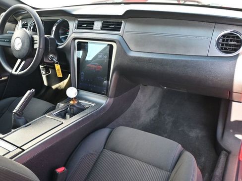 Used 2012 Ford Mustang GT image 9