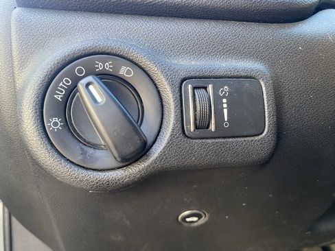 Used 2015 Dodge Dart SXT image 15