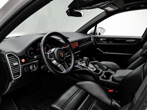 Used 2023 Porsche Cayenne image 31