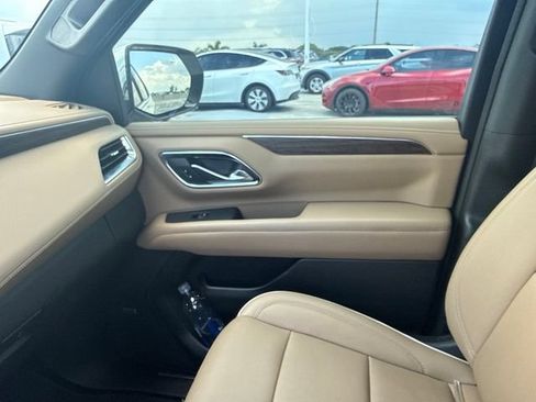 Used 2023 Chevrolet Tahoe Premier w/ Advanced Technology Package RWD image 12