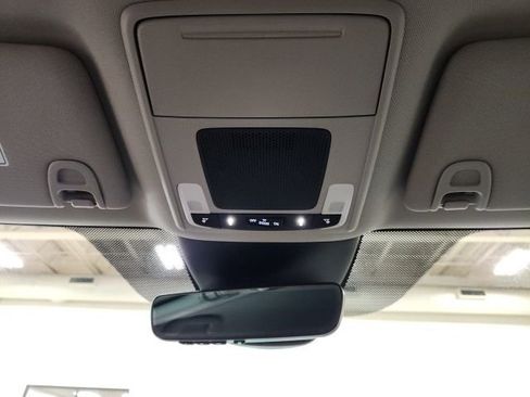 Certified 2025 Honda Pilot EX-L image 17