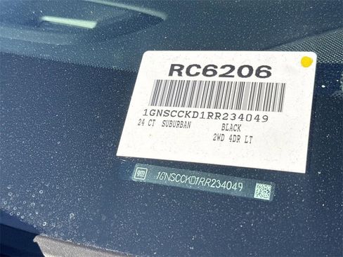 Used 2024 Chevrolet Suburban LT image 32