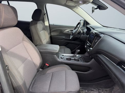 Used 2020 Chevrolet Traverse LT image 17