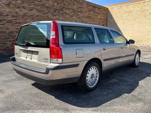 Used 2001 Volvo V70 2.4T image 8