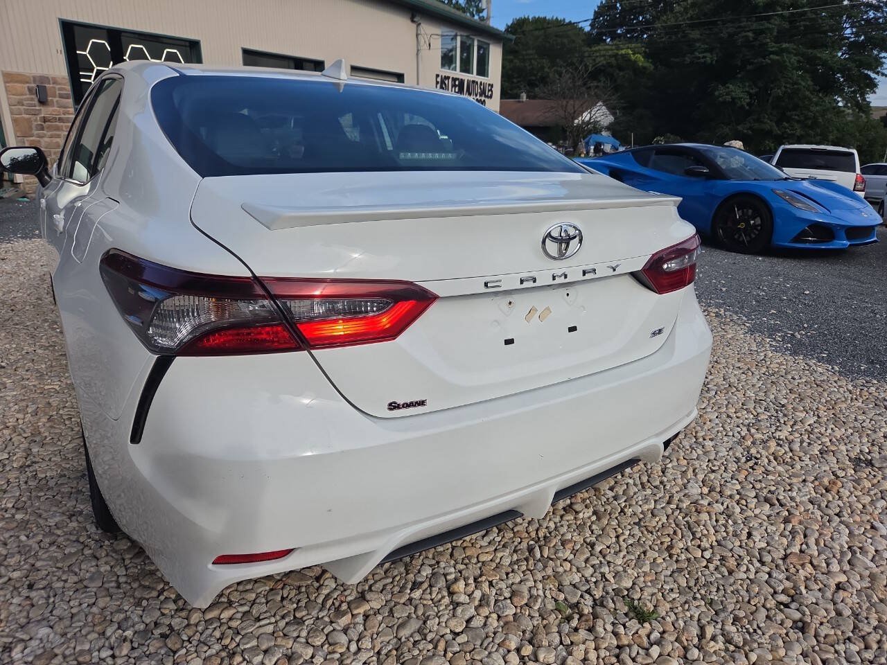 Used 2022 Toyota Camry SE FWD image 5