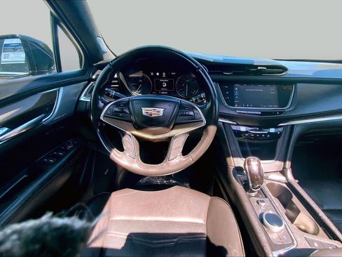 Used 2020 Cadillac XT5 Premium Luxury w/ Platinum Package AWD/4WD image 6