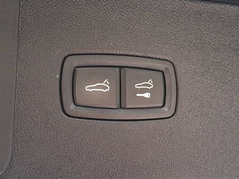 Used 2022 Porsche Cayenne AWD/4WD image 28