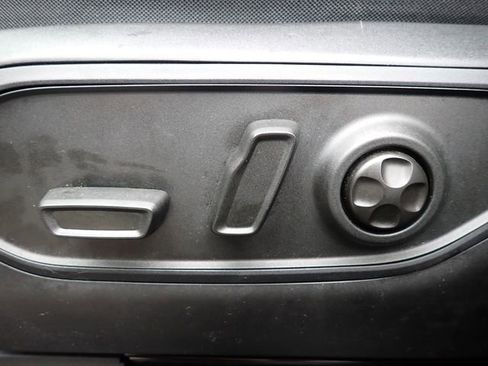 Used 2023 Jeep Grand Cherokee Limited image 19