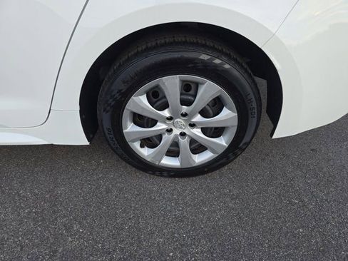 Used 2021 Toyota Corolla LE image 29