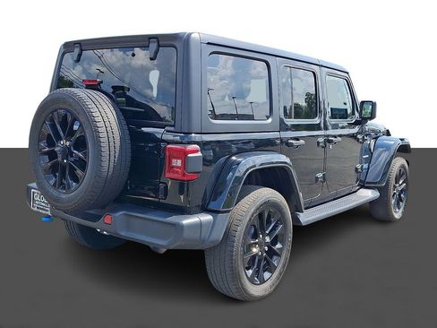 Used 2023 Jeep Wrangler Unlimited Sahara w/ Cold Weather Group AWD/4WD image 7