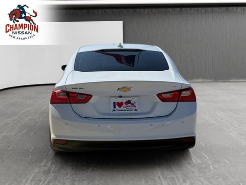 Used 2023 Chevrolet Malibu LT w/ Driver Confidence Package FWD image 4