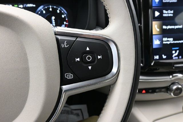 Used 2019 Volvo XC60 T5 Momentum w/ Multimedia Package FWD image 24