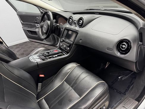 Used 2016 Jaguar XJ R-Sport image 56
