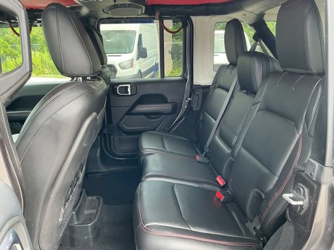 Used 2018 Jeep Wrangler Unlimited Rubicon AWD/4WD image 17