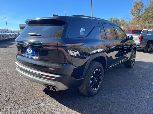 Used 2024 Chevrolet Traverse Z71 w/ Enhanced Driving Package image 6