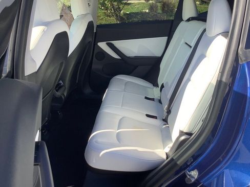 Used 2020 Tesla Model Y Long Range image 29