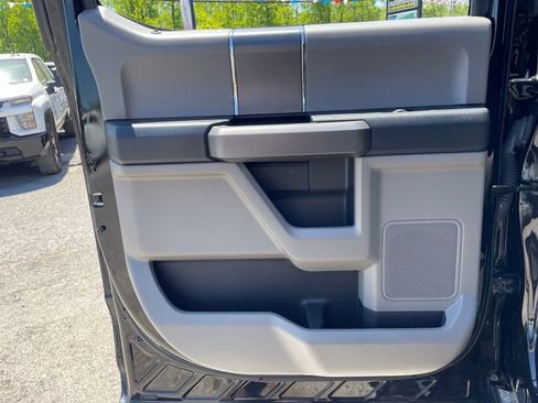 Used 2019 Ford F150 XLT w/ Equipment Group 302A Luxury AWD/4WD image 11